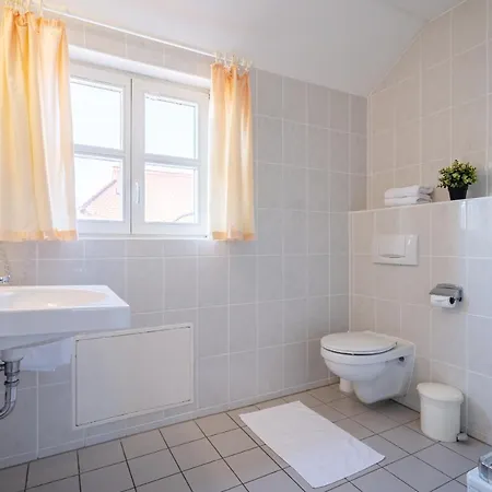 Rugana - Komfort Mit 1 Schlafzimmer B17 Apartamento Dranske